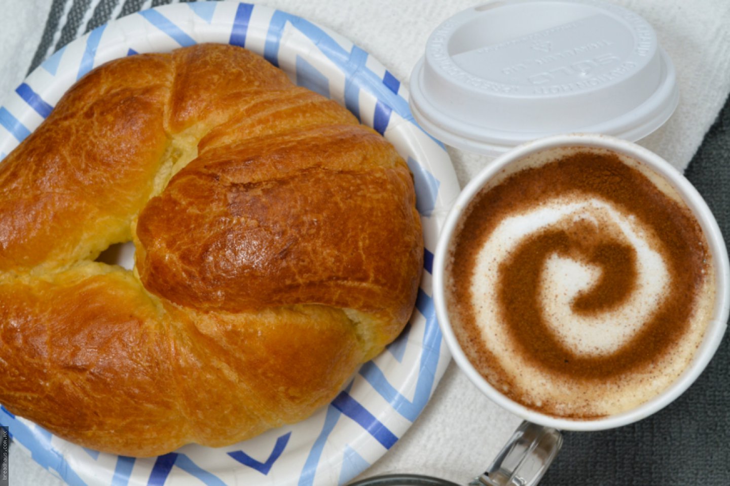 Cuernito y Capuchino