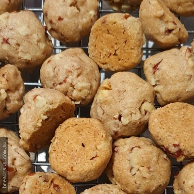 BG005 Galletas Besos de Nuez